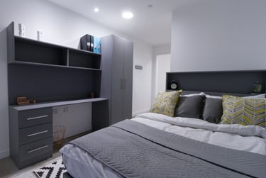 Classic En Suite at Oldway Centre, 39 High Street, City Centre, Swansea, SA11LA - Image 5